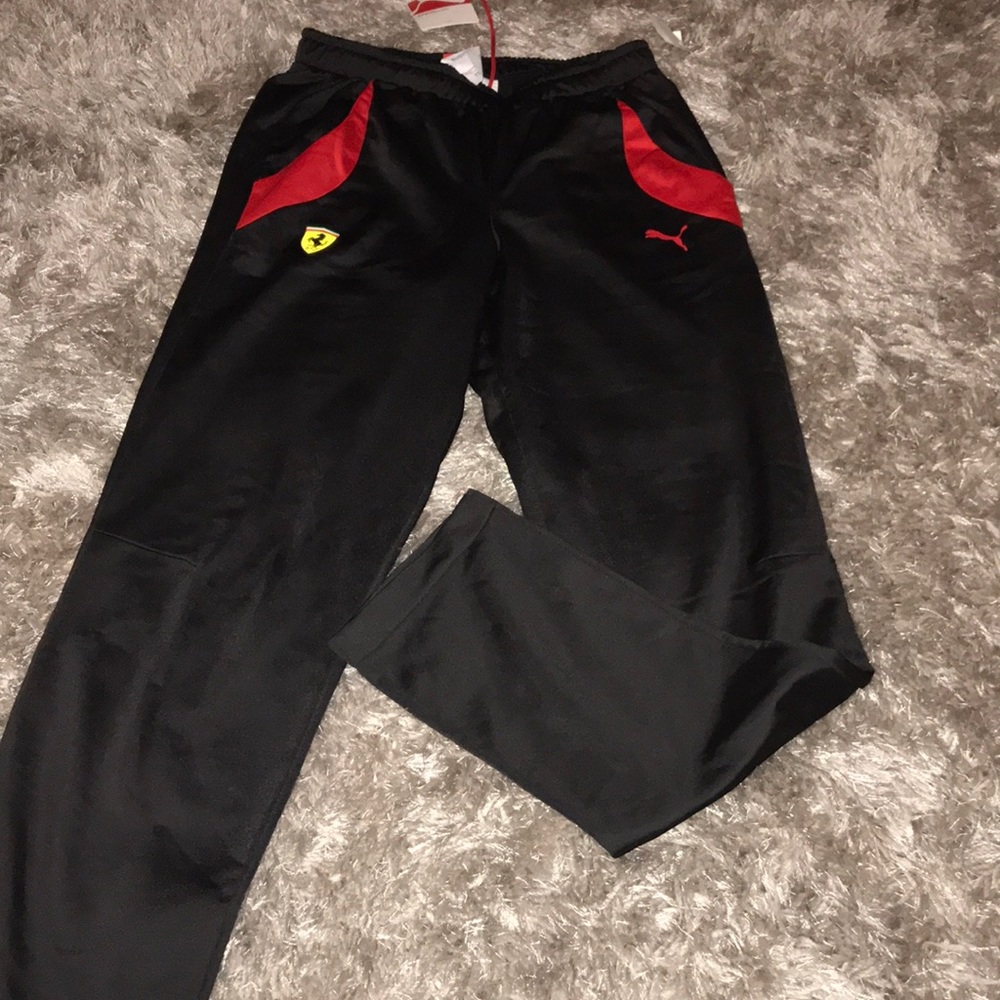 Athletic pants for men